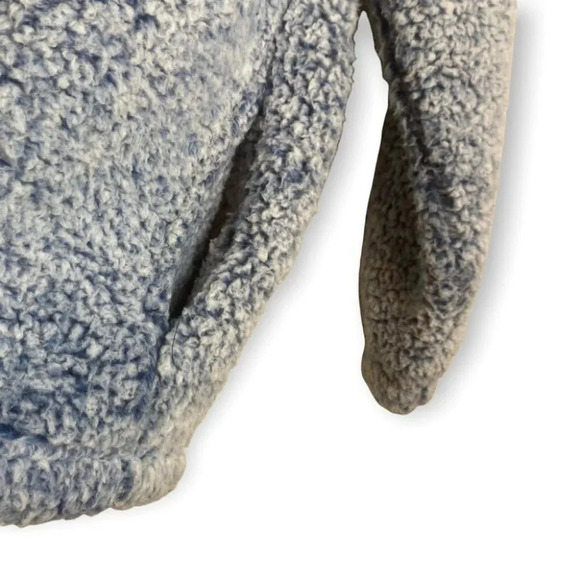 Jackson Hole Outerwear Blue and White Fuzzy Sherpa  Zip Up Sweater - Picture 8 of 10
